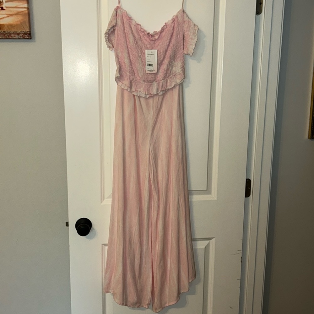 Pink tie dye two piece set beach wear. L. NWT.